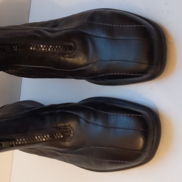 Ecco Shoes Ecco Front Zipper Leather Short Bootssz 7 Poshmark